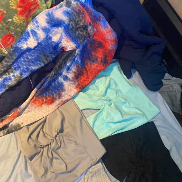 Women’s gym shorts - Picture 2 of 2